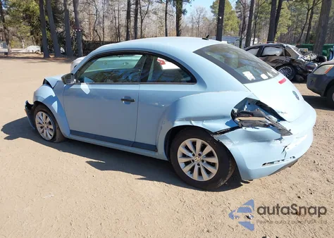 2015 Volkswagen Beetle 1.8T Fleet Edition z USA, uszkodzony, nr VIN 3VWF17AT0FM654895